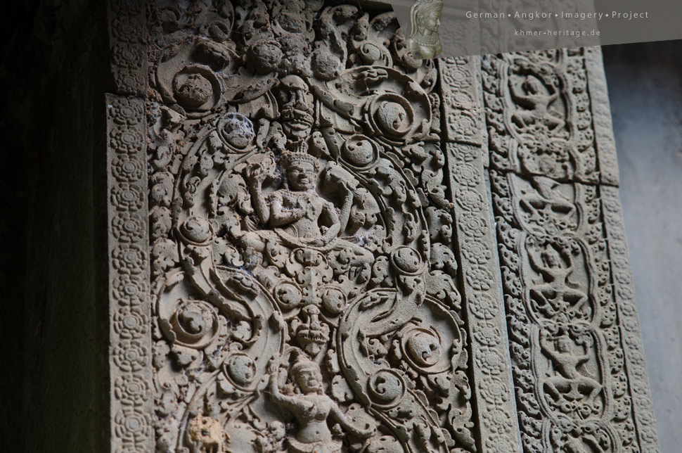 Angkor Wat Pillar Decoration