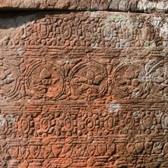 Banteay Kdei - carving details Kunstvolle Säulendekoration / Ornate pillar decoration