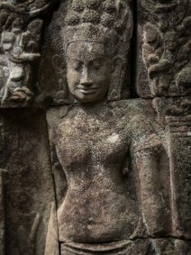 Devata of Banteay Kdei Flachrelief einer Devata im Banteay Kdei Tempel / Bas Relief of a Devata at Banteay Kdei Temple
