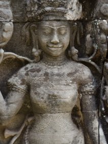 Devata of Banteay Kdei Flachrelief einer Devata im Banteay Kdei Tempel / Bas Relief of a Devata at Banteay Kdei Temple