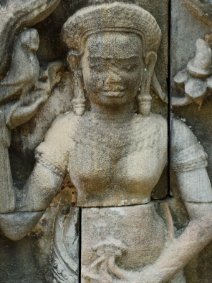Devata of Banteay Kdei Skulptur einer Devata in einer Tempelwand im Banteay Kdei Tempel / Sculpture of a devata, in a temple wall at Banteay Kdei Temple