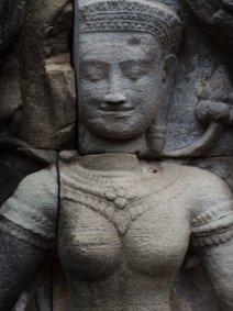 Devata of Banteay Kdei Flachrelief einer Devata im Banteay Kdei Tempel / Bas Relief of a Devata at Banteay Kdei Temple