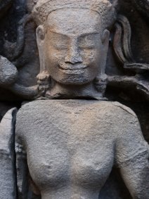 Devata of Banteay Kdei Flachrelief einer Devata im Banteay Kdei Tempel / Bas Relief of a Devata at Banteay Kdei Temple