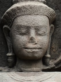 Faces of Banteay Kdei Gesicht einer Devata im Banteay Kdei Tempel / Face of a Devata at Banteay Kdei Temple