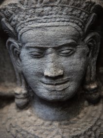 Faces of Banteay Kdei Gesicht einer Devata im Banteay Kdei Tempel / Face of a Devata at Banteay Kdei Temple