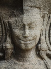 Faces of Banteay Kdei Gesicht einer Devata im Banteay Kdei Tempel / Face of a Devata at Banteay Kdei Temple