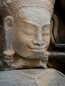 Faces of Banteay Kdei Gesicht einer Devata im Banteay Kdei Tempel / Face of a Devata at Banteay Kdei Temple