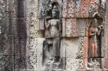 Walls of the Devata Devata Skulpturen an einer Wand im Banteay Kdei Tempel / Devata Sculptures at a Wall at Banteay Kdei Temple