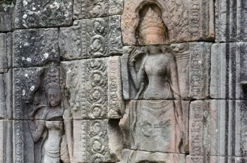 Walls of the Devata Devata Skulpturen an einer Wand im Banteay Kdei Tempel / Devata Sculptures at a Wall at Banteay Kdei Temple