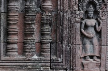 Walls of the Devata Devata Skulptur an einer Wand im Banteay Kdei Tempel / Devata Sculpture at a Wall at Banteay Kdei Temple