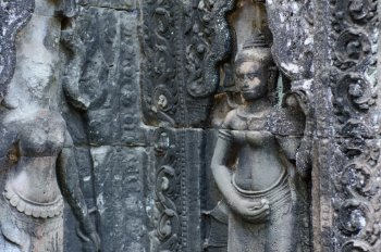 Walls of the Devata Devata Skulpturen an einer Wand im Banteay Kdei Tempel / Devata Sculptures at a Wall at Banteay Kdei Temple