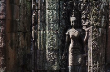Walls of the Devata Devata Skulptur an einer Wand im Banteay Kdei Tempel / Devata Sculpture at a Wall at Banteay Kdei Temple