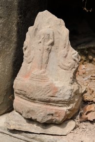 Banteay Prei Fragment einer Skulptur im Banteay Prei Tempel / Fragment of a sculpture at Banteay Prei Temple