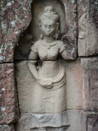 Banteay Prei Skulptur einer Devata-Apsara im Banteay Prei Tempel / Sculpture of a Devata-Apsara at Banteay Prei Temple