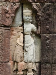 Banteay Prei Skulptur einer Devata-Apsara im Banteay Prei Tempel / Sculpture of a Devata-Apsara at Banteay Prei Temple