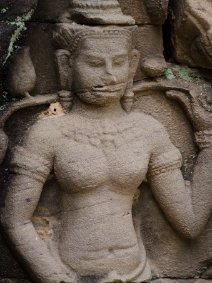 Banteay Prei Skulptur einer Devata im Banteay Prei Tempel / Sculpture of a Devata at Banteay Prei Temple