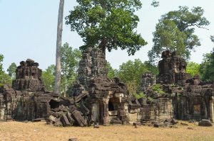 Banteay Prei Außenansicht des Tempels und den Gopurams, Banteay Prei / Exterior view of the Temple and the Gopuram, Banteay Prei