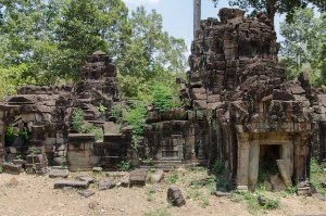 Banteay Prei Außenansicht des Tempels und den Gopurams, Banteay Prei / Exterior view of the Temple and the Gopuram, Banteay Prei