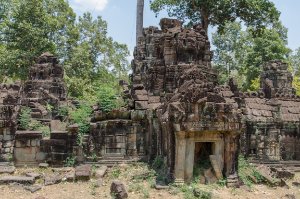 Banteay Prei Außenansicht des Tempels und den Gopurams, Banteay Prei / Exterior view of the Temple and the Gopuram, Banteay Prei