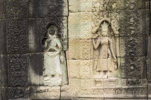 Banteay Prei Tempelwand mit Devatas im Banteay Prei Tempel / Temple Wall with Devatas at Banteay Prei Temple