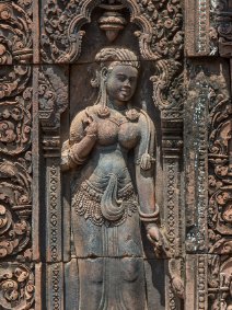 Banteay Srei - Devata Devata - Südliches Heiligtum, nach Westen ausgerichtet, links von der Tür / Devata - Southern Sanctuary, West-faced, left of the door