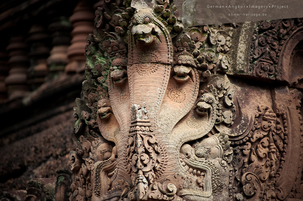 Banteay Srei Naga