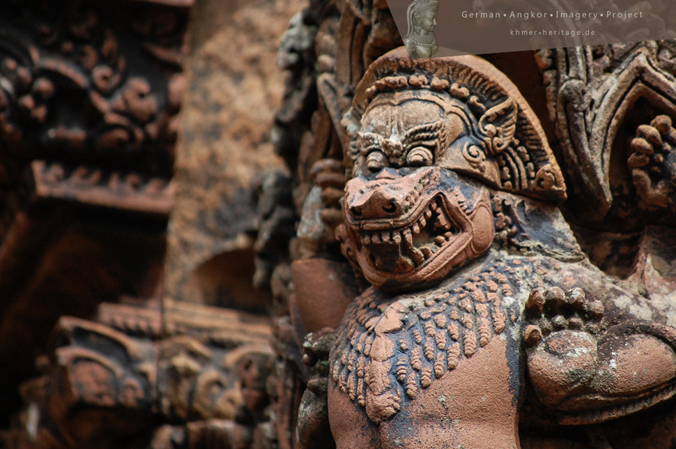 Banteay Srei Garuda