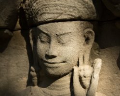 Banteay Thom Devata at Banteay Thom Temple