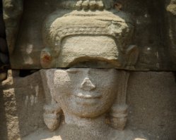 Banteay Thom Devata at Banteay Thom Temple