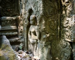 Banteay Thom Devata at Banteay Thom Temple