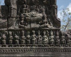 Banteay Thom Pediment - Buddha with female worshippers