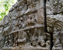 Banteay Thom Pediment - The assault of Mara