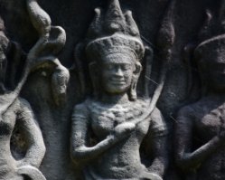 Banteay Thom Pediment - Buddha with female worshippers