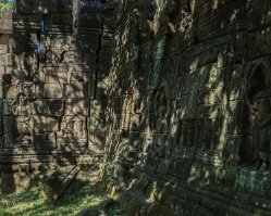 Banteay Thom Wall with Devatas at Banteay Thom Temple
