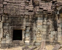 Banteay Thom Wall with Devatas at Banteay Thom Temple