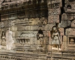 Banteay Thom Wall with Devatas at Banteay Thom Temple