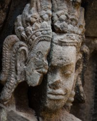 Leper King Terrace  Gesicht einer Devata Göttin auf der inneren Mauer der Terrasse  /  Face of a Devata goddess on inner wall of the  terrace