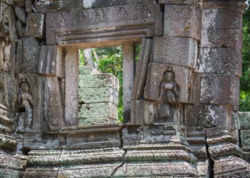 Preah Pithu ruin with Devatas