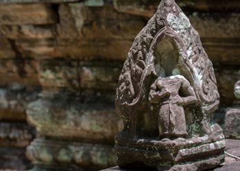Preah Pithu Statue