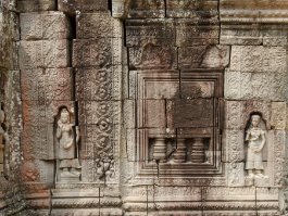 Ta Som Tempelwand mit Devatas / Tempel Wall with Devatas