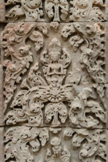 Thommanon Carving Dekorative Verzierung auf einem Pilaster im Thommanon Tempel / Decorative ornament on a pilaster at Thommanon Temple